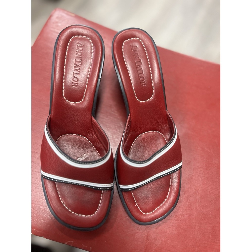 Ann‎ Taylor Patricia Red Multi Texture Sandal Size 8 M